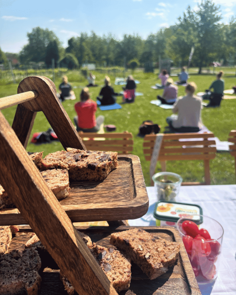 Mehr über den Artikel erfahren Yoga Brunch